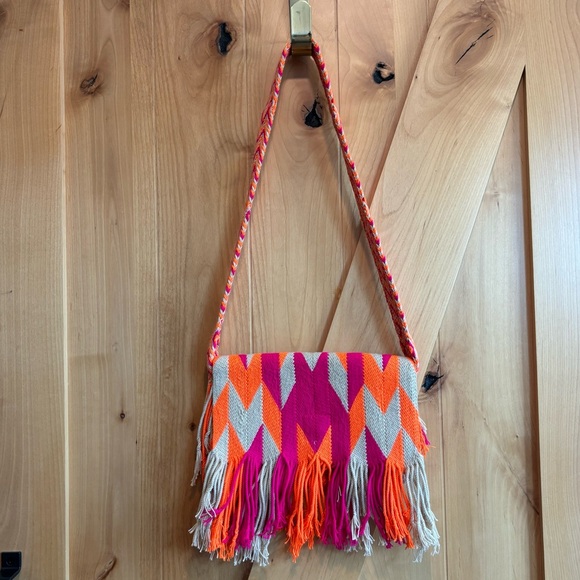 ⚡️Mega Sale⚡️Vibrant handwoven clutch with fringes and strap - Picture 12 of 12